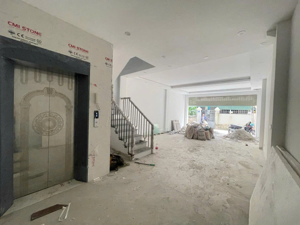 Bán nhà Nguyễn Văn Linh 68m 6 tầng MT5.1m phân lô ô tô tránh hơn 15 tỷ