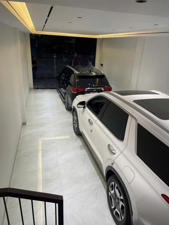 Bán nhà Bát Khối 71m 7 tầng MT4.2m thang máy gara ô tô hơn 19 tỷ