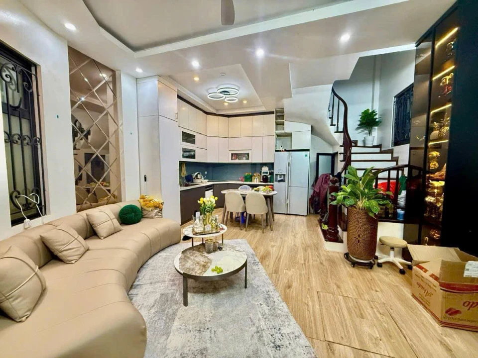 Bán nhà Ngọc Lâm 36m 4 tầng lô góc 3 thoáng chỉ hơn 8 tỷ