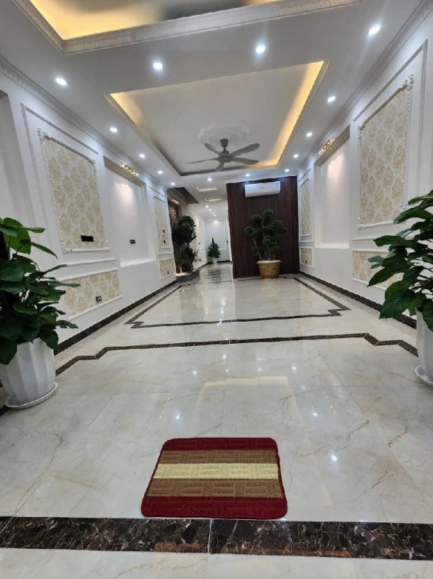 Bán nhà Nguyễn Chí Thanh_ngõ ô tô kinh doanh ngày đêm_65m2 x thang máy_giá chào 32 tỷ