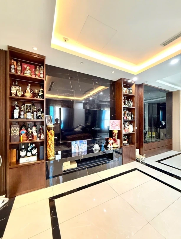 Bán nhà Nguyễn Chí Thanh_7 chỗ ngủ nhà_kinh doanh đỉnh_75m2 x thang máy_giá chào gần 34 tỷ