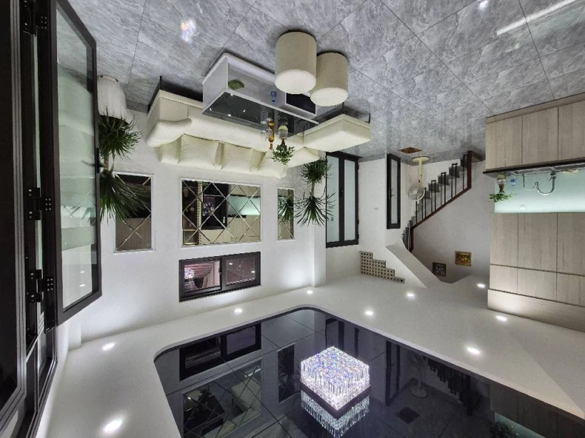 Bán nhà phân lô Nguyễn Chí Thanh - ngõ kinh doanh - ô tô tránh - 36m2 - nh 18 tỷ