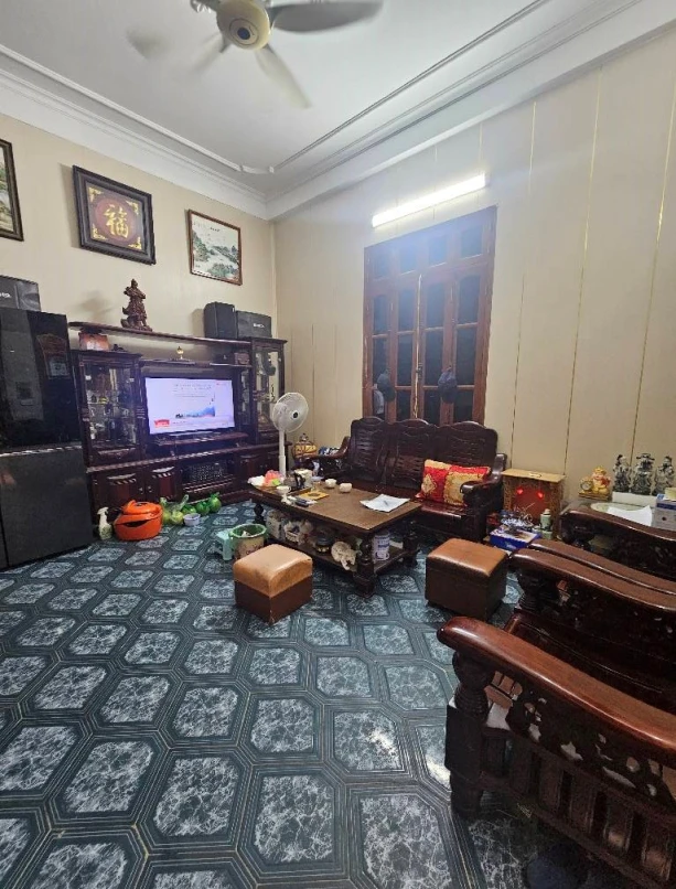 Bán nhà Nguyễn Chí Thanh_10m ô tô tránh_thoáng ở ngay_sổ đỏ vuông vắn_giá chào 7,5 tỷ