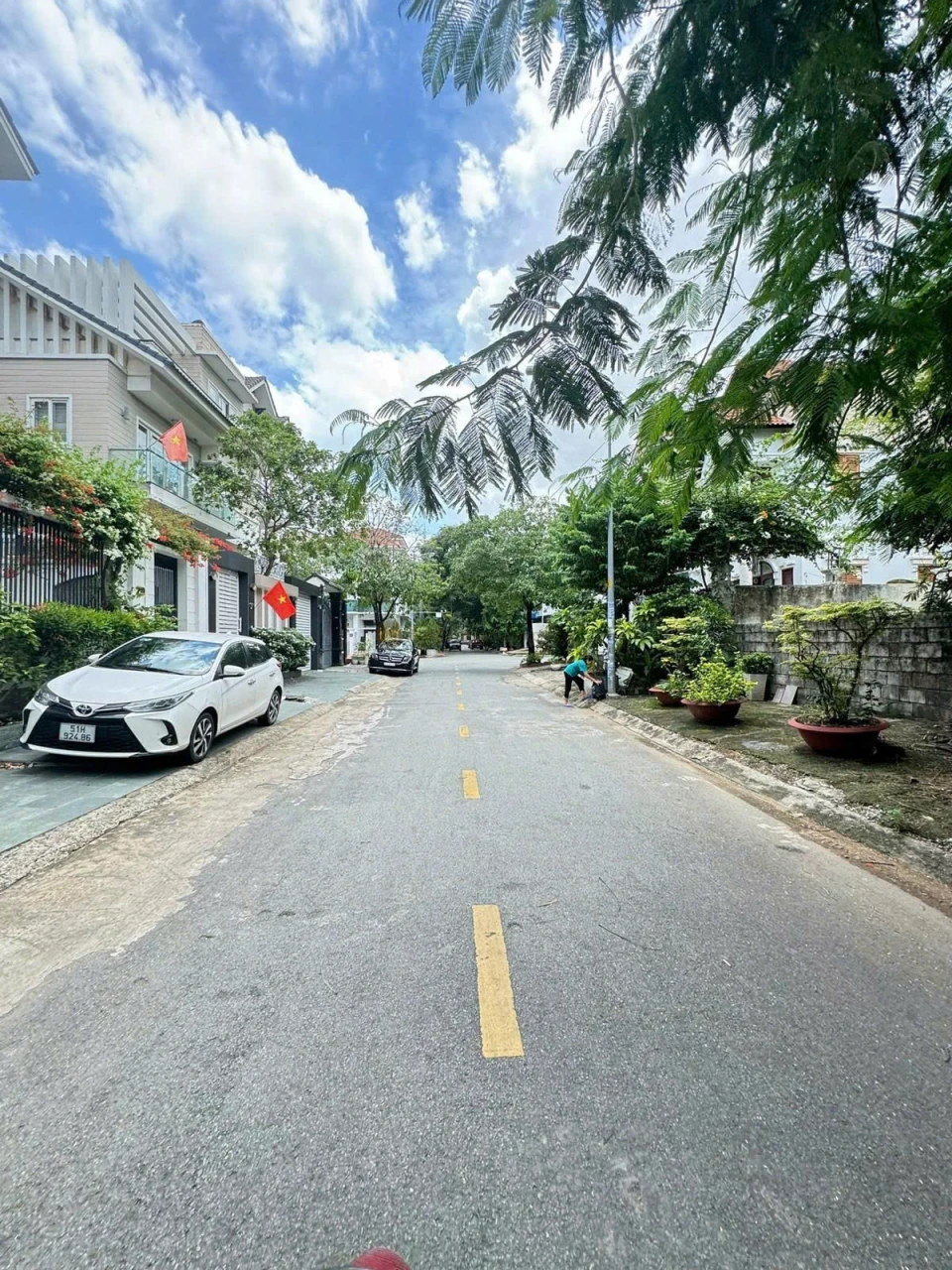 Bán gấp đất Mặt tiền đường Số 1  ĐƯỜNG HOA VIÊN   - Long Thạnh Mỹ, Quận 9. - DT 1600M2 - GIÁ 65 TỶ