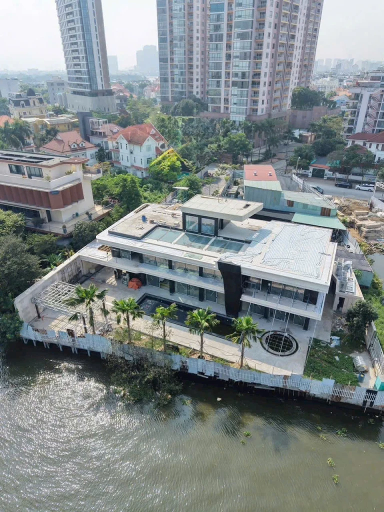 BÁN DINH THỰ MẶT SÔNG NGUYỄN VĂN HƯỞNG – THẢO ĐIỀN - Q2