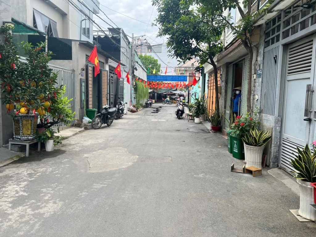 Bán gấp 106 m2 đất hẻm 12m xe hơi Song Hành, An Phú, Q2, TP. Thủ Đức - Giá chỉ 175triệu/m2