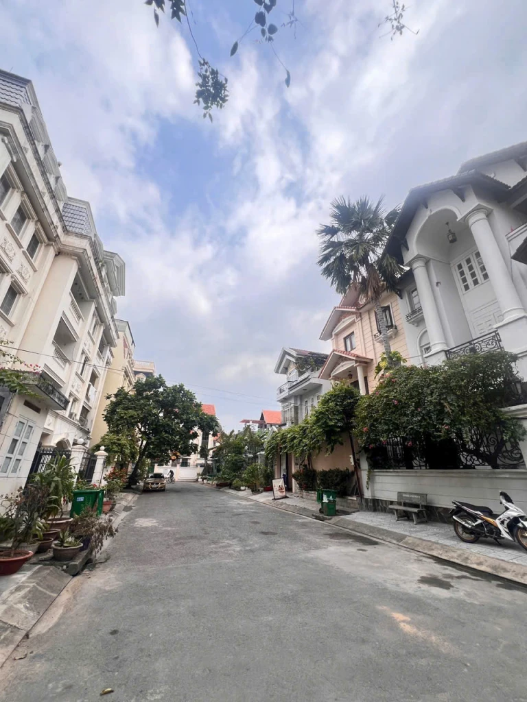 Bán Biệt Thự Thảo Điền Quận 2 Giá tốt nhất duong 64 ,