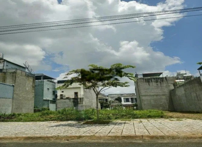 Hàng hiếm mảnh 240m2 ngay khu tthc nhơn trạch, đường nguyễn hữu cảnh giá chỉ 2 tỷ 9, sổ riêng