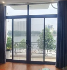 Anh chị chuyển lên mặt phố ở để tiện cho công việc kinh doanh nên cần bán lại căn nhà riêng ở khu Phân lô Vĩnh Hoàng, quận Hoàng Mai