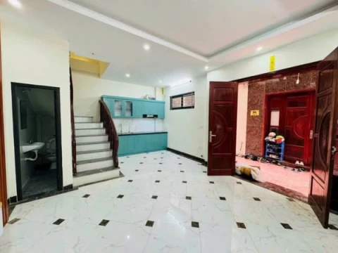 Em có căn nhà 4 tầng cần bán do không có nhu cầu sử dụng tới ,Giá 3,55 tỷ cho các anh chị nhu cầu tài chính ô tô gần nhà , nội thất full cơ bản diện tích 30m2