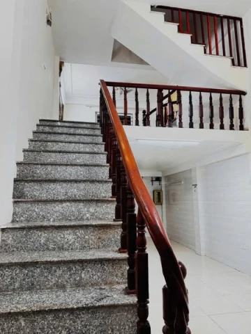 Cho thuê nhà riêng ngõ 33x Định Công