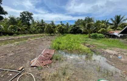 HẬU GIANG-GẦN 2000M2 NHÀ VƯỜN,KDC SAN SÁT, GẦN CHỢ, TRƯỜNG HỌC VÀ MỌI TIỆN ÍCH