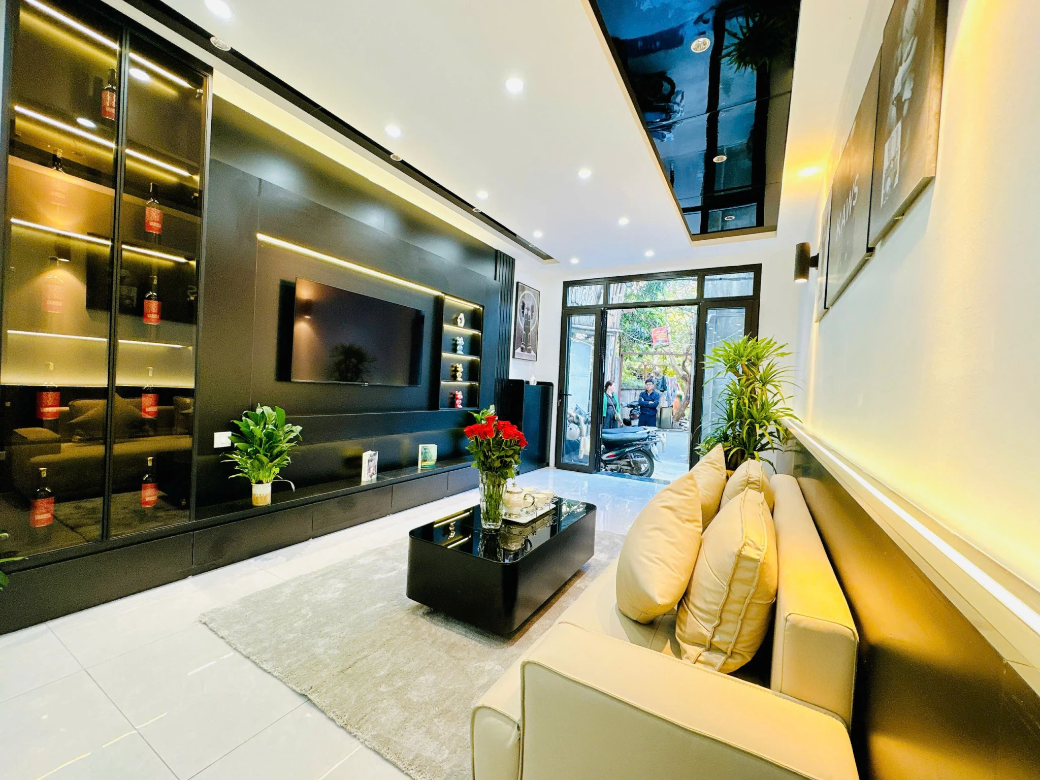 DUY NHẤT 1 CĂN!!! Gần bến xe Giáp Bát - Giái Phóng - Trương Định - 35mx6 tầng ô tô kinh doanh - giá cực tốt - nhà đẹp!!!