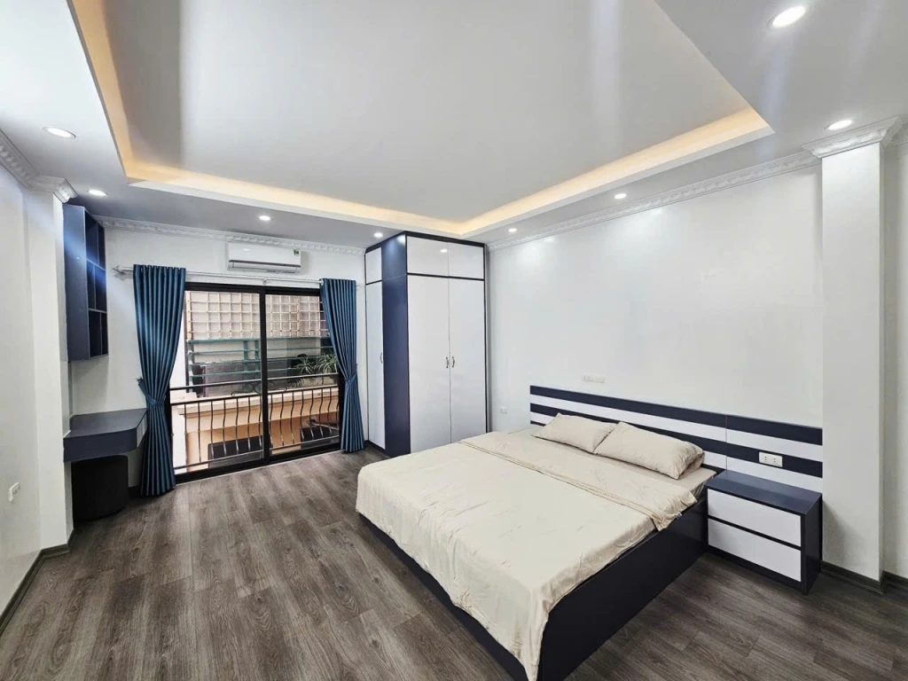 HIẾM CẦU GIẤY – NHÀ MỚI TINH 6 TẦNG THANG MÁY – KHÁCH XÁCH VALI VỀ Ở lh 0326213286