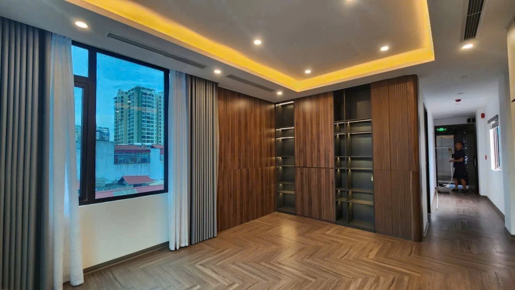 BÁN NHÀ PHÂN LÔ HOÀNG VĂN THÁI – Ô TÔ VÀO NHÀ – KD ĐỈNH – 56M CHỈ 17.8 TỶ lh 0975124520