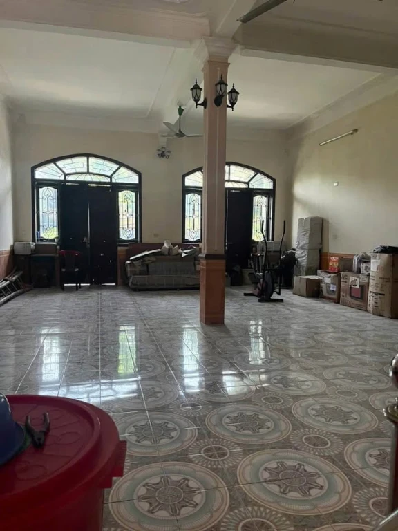 Nhà 2,5 tầng đẹp kinh doanh tốt