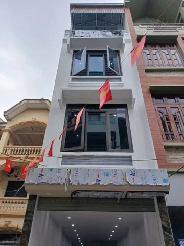Quá H.i.ế.m! Chỉ 11.5 tỷ mà có nhà full công năng, full tiện ích như căn nhà này. Quá H.i.ế.m! Chỉ 11.5 tỷ mà có nhà full công năng, full tiện ích như căn nhà này.