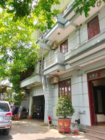 Chính Chủ cần bán thanh lý căn nhà nghỉ 3 tầng tại Phường Phú Sơn TPTH .