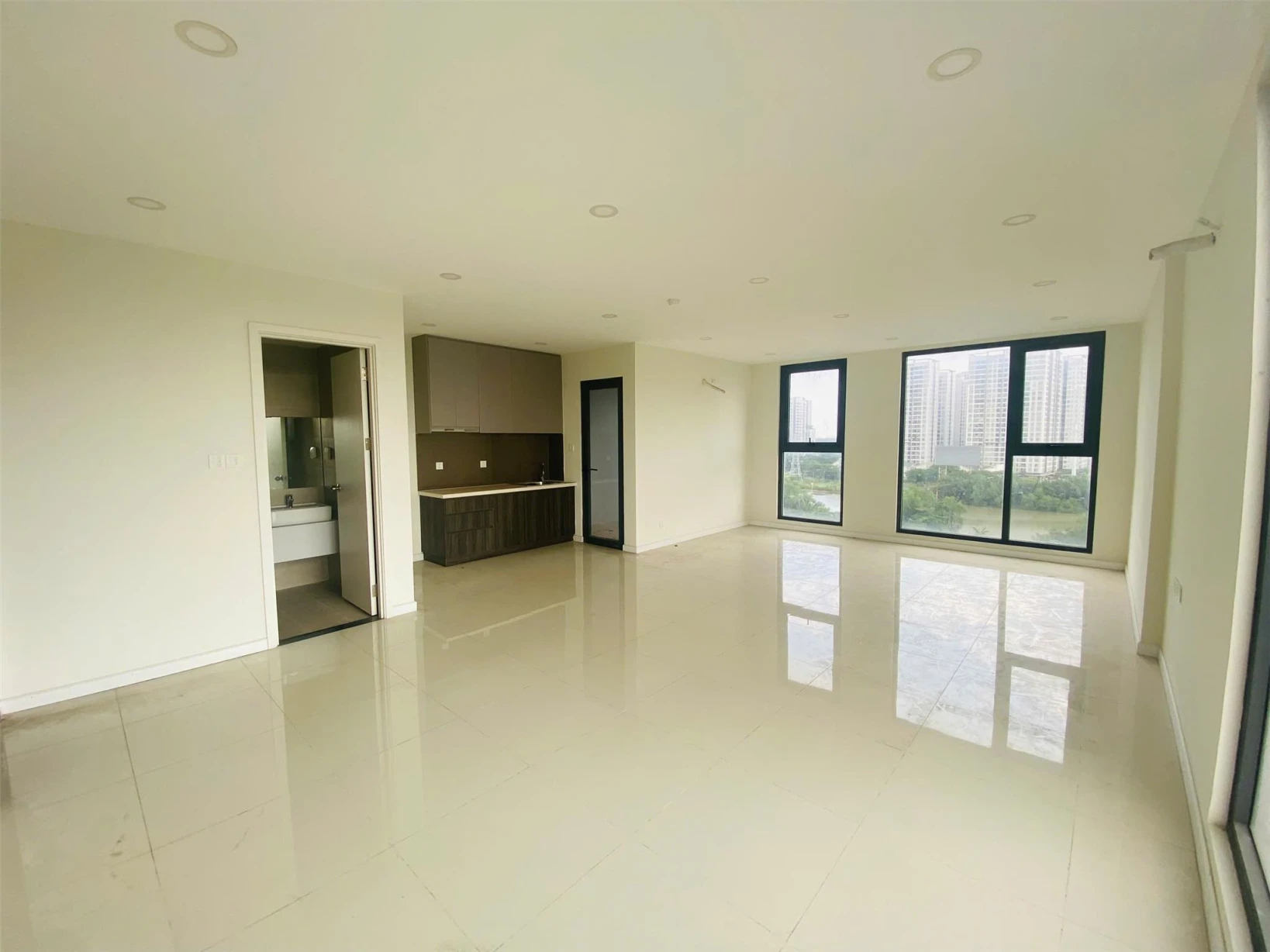 Bán căn OT góc B1.06.14, 53m2 view sông Đông Nam, hàng CĐT Lavida Plus chỉ 30% nhận nhà, CK 5%