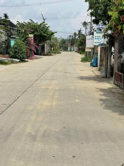 Cần bán lô trục chính nguyễn thành ý, điện an, điện bàn. Đường bê tông 10m. Ngang 4m.Diện tích tổng 135m2. Giá 10xx. Lh 0363852146