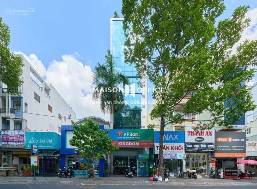 Sẵn nội thất thẩm mỹ viện xịn, nhà mới 2 tầng, diện tích khủng 494m2-Q10