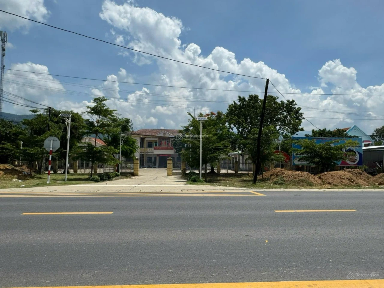 Bán 1,4 ha đất mtsát ubnd x.ninh tây có 3000m2 thổ cư- thu về 300tỷ từ 50 căn vila