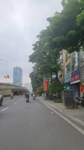 BÁN NHÀ MĂT PHỐ NGUYỄN CHÍ THANH-ĐỐNG ĐA
