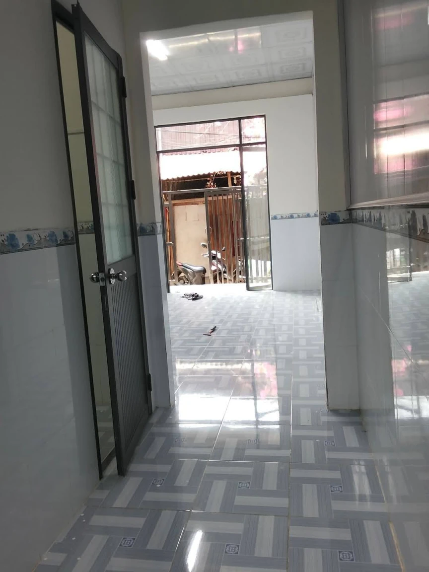 E cần ra Căn Nhà và đất ở : diện tích 3.9x18m giá 580tr ctl