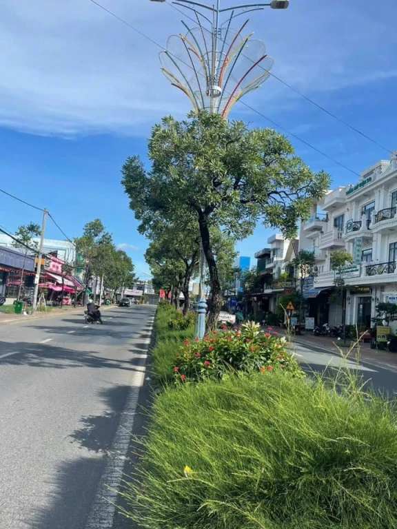 BÁN NỀN MẶT TIỀN ĐƯỜNG 3.2 ĐOẠN GẦN TRƯỜNG VÕ THỊ SÁU