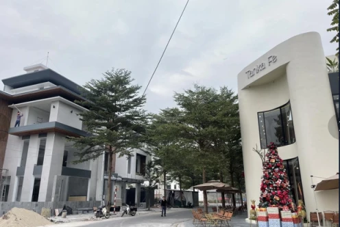 Bán đất gần trường học giá 4,5 tỷ đối diện sân bóng và công viên tại Vườn Sen Từ Sơn