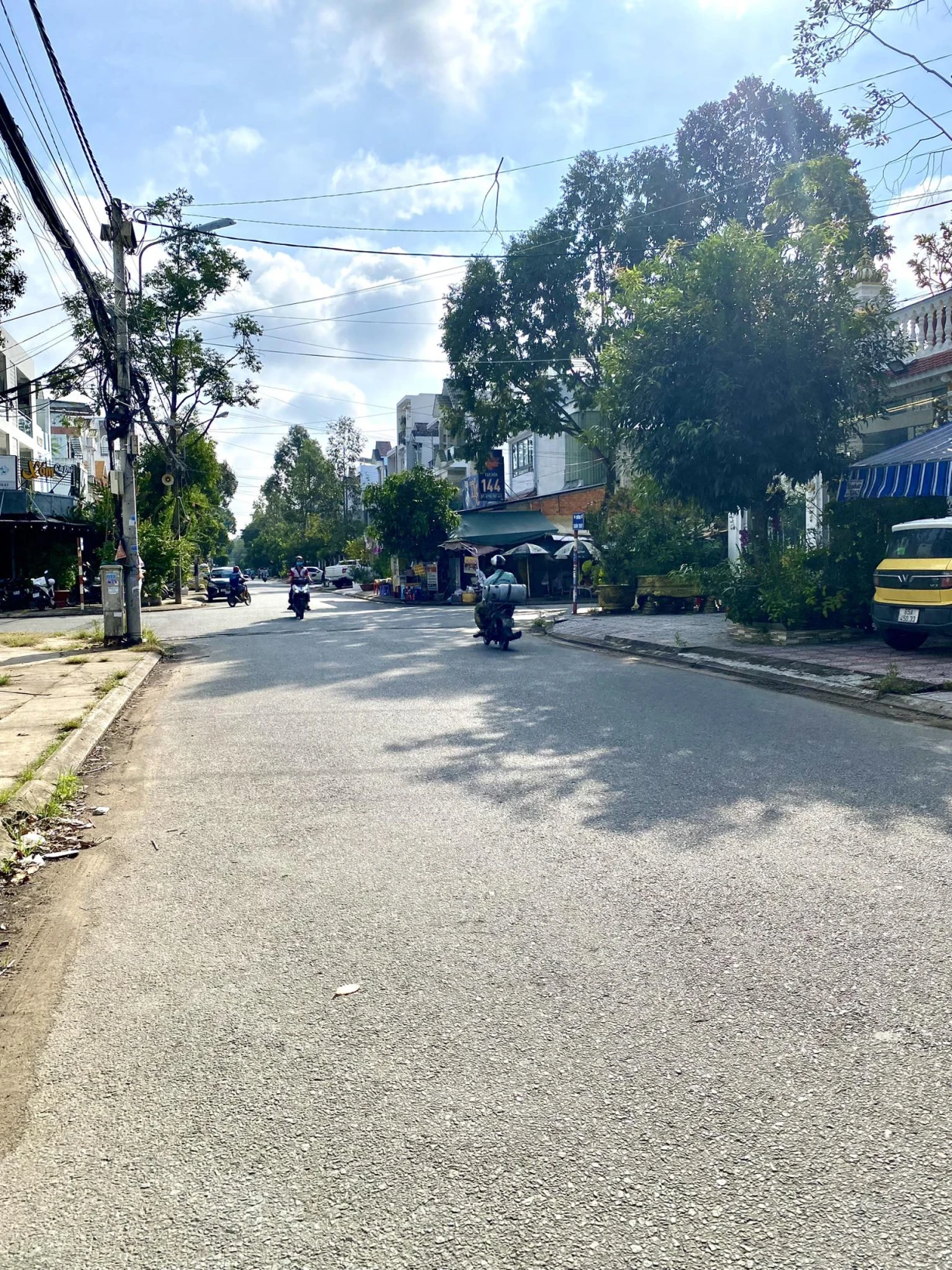 NỀN ĐƯỜNG XUÂN THUỶ KDC HỒNG PHÁT