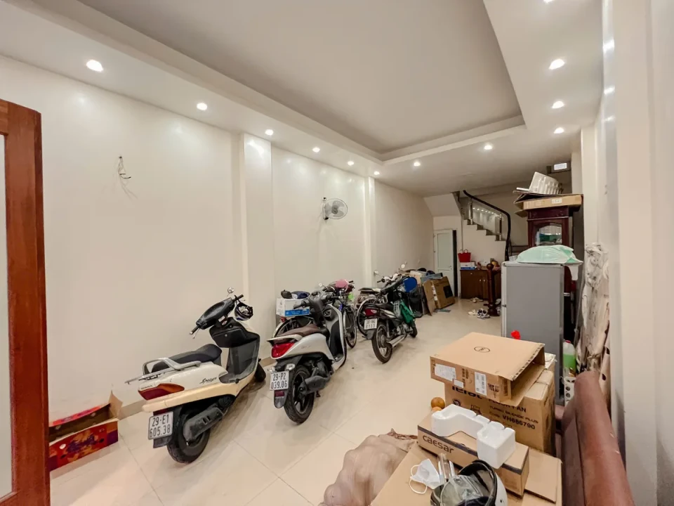 BÁN NHÀ RIÊNG Ô TÔ QUA Phố Bồ Đề 47m2 X 5 tầng, mặt tiền 4m 12.9 tỷ Long Biên.