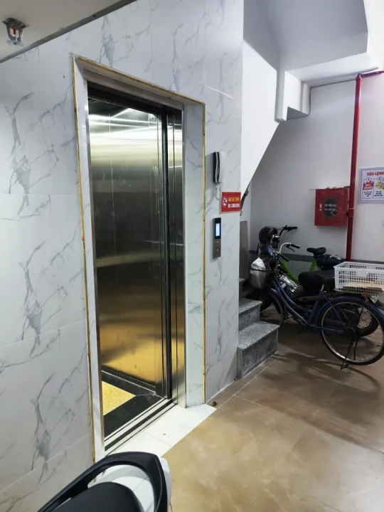 BÁN CĂN HỘ DV Phố Nguyễn Hy Quang 45m2 X 6 tầng 10 phòng KK -9.9 Tỷ Đống Đa Hà Nội.