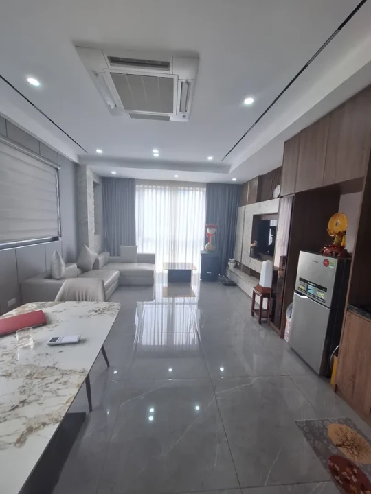 NHÀ MỚI ĐỦ NỘI THẤT Phố Nguyễn Sơn 40m2 X 6 tầng 12.5 tỷ Long Biên Hà Nội.