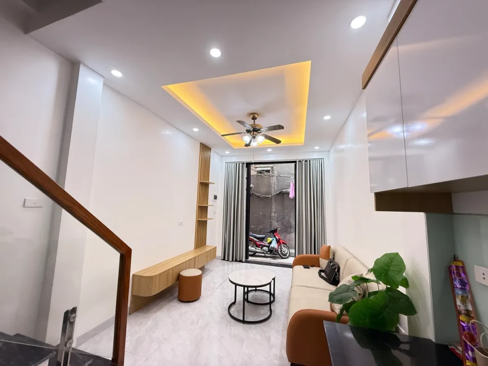 NHÀ MỚI FULL NỘI THẤT Ngõ Thịnh Hào 25m2 X 5 tầng 6.18 Tỷ Đống Đa Hà Nội.