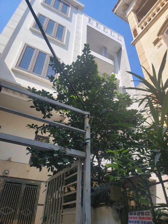 NHÀ MỚI FULLNOOIJ THẤT Ô TÔ ĐỖ CỬA Chu Huy Mân 45 m2 X 6Tầng X 8.9 tỷ Long Biên Hà Nội.