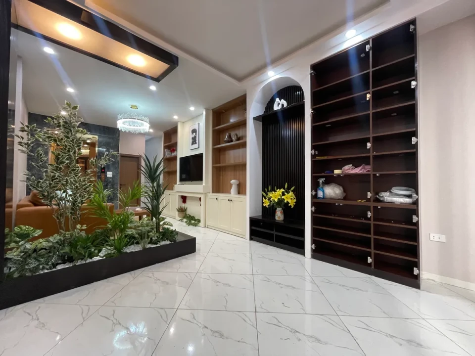 NHÀ MỚI 6 TẦNG FULL NỘI THẤT Nguyễn Văn Linh - Thạch Bàn, ngõ thông ô tô gần 9 tỷ.