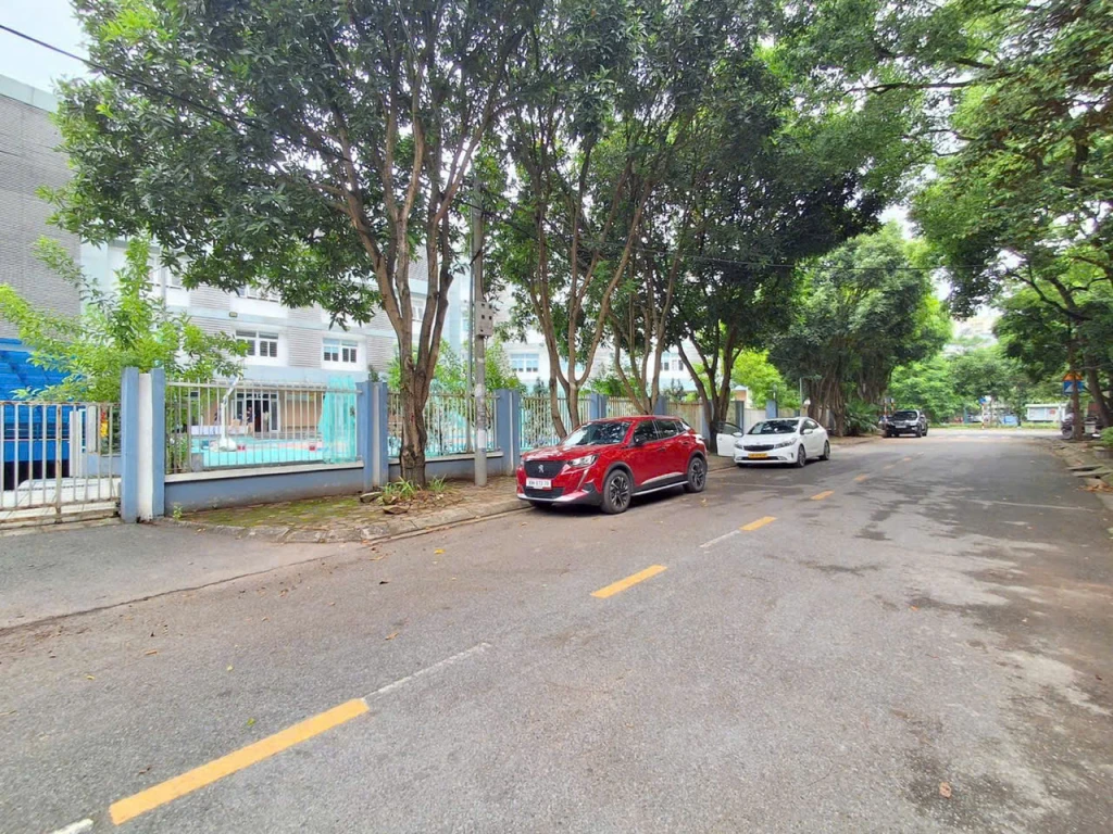 BÁN BIỆT THỰ SÂN VƯỜN NỘI THẤT CAO CẤP SÀI ĐỒNG- LONG BIÊN 159M2- NHỈNH 40 TỶ.