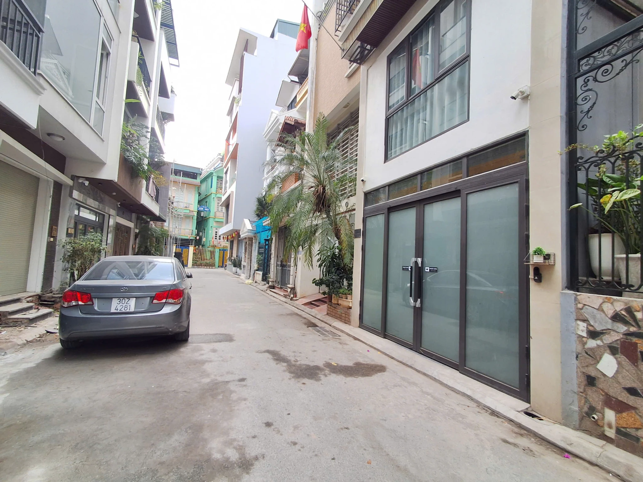 BÁN CĂN HỘ DÒNG TIỀN- KINH DOANH Ô TÔ QUA Nguyễn Văn Cừ-Long Biên 78m2 X 7 Tầng 28.5 tỷ.