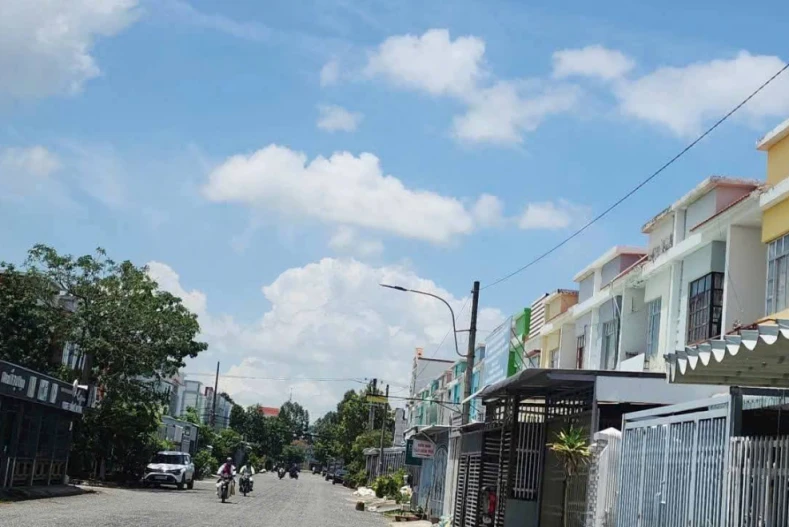 Bán nhà 1 trệt 1 lầu