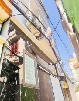 HƠN 2 TỶ CÓ NGAY NHÀ ĐẸP 3 TẦNG PHỐ NAM DƯ - NGÕ THÔNG - LÔ GÓC 3 THOÁNG - OTO ĐỖ GẦN