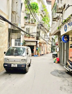 KHU VIP, 1 NHÀ RA Ô TÔ TRÁNH, KHU KINH DOANH SẦM UẤT. 7 PHÒNG CHO THUÊ