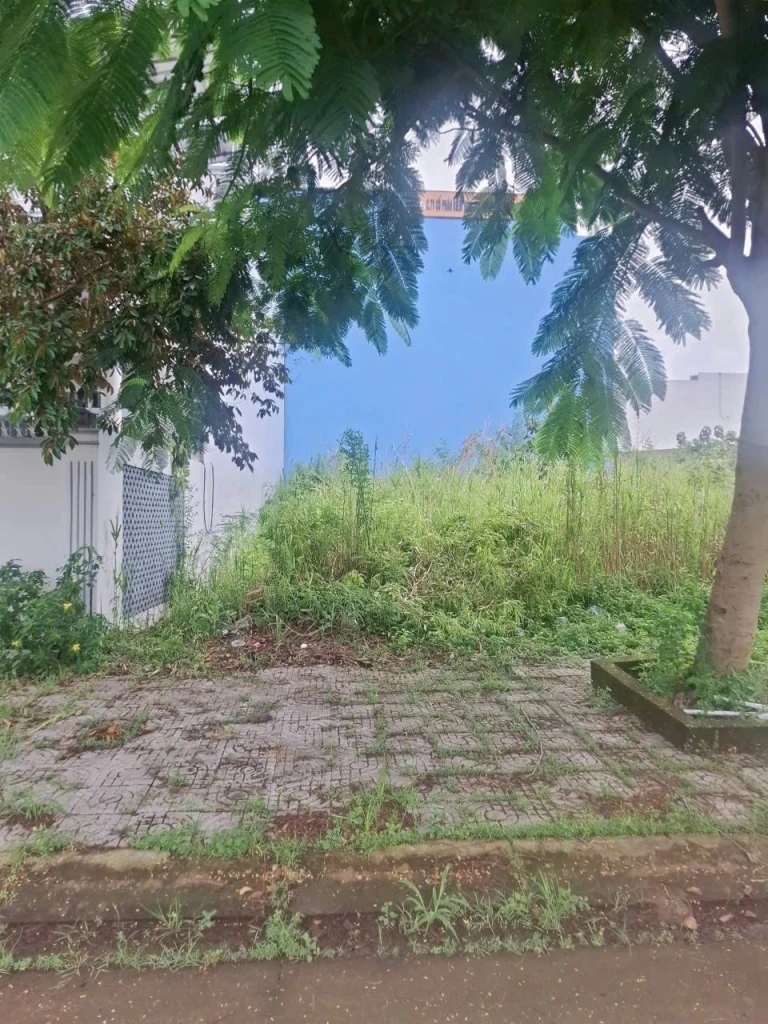 Nền đẹp giá tốt đường Nguyễn Khuyến (D3 cũ) 5x20m kế bên phòng CSGT phường Bạc Liêu lộ 28m