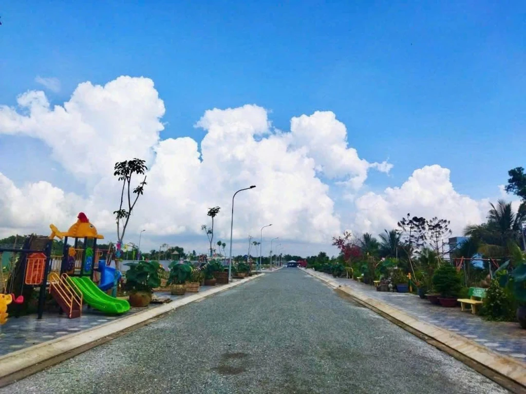 DO Chủ Bị Ngộp Cần bán gấp gấp 4 NềN 3 Mặt Tiền   Giá 600Triệu /Nền