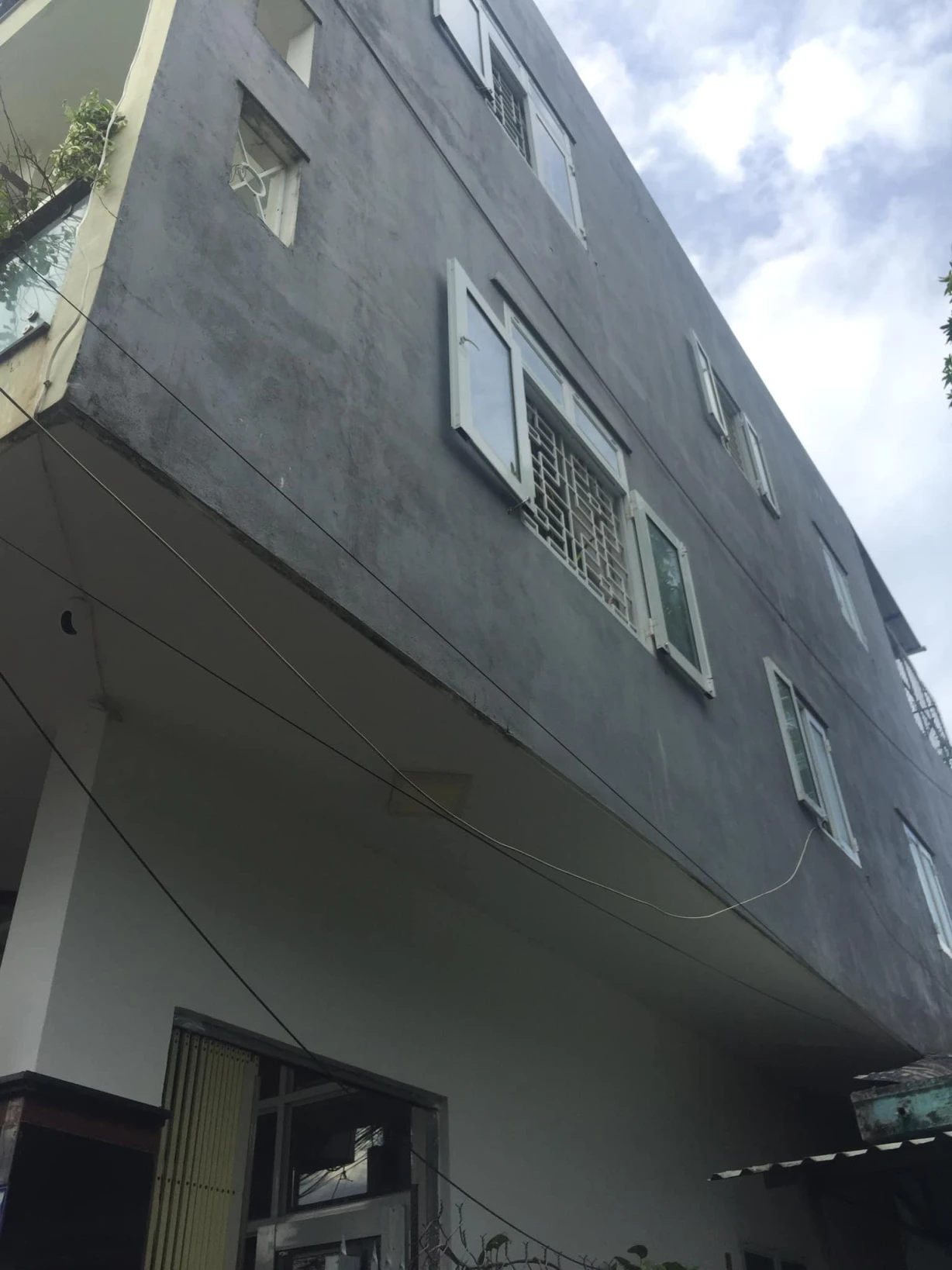 NHÀ CẦN BÁN GẤP:  EM RẤT CẦN BÁN NHANH