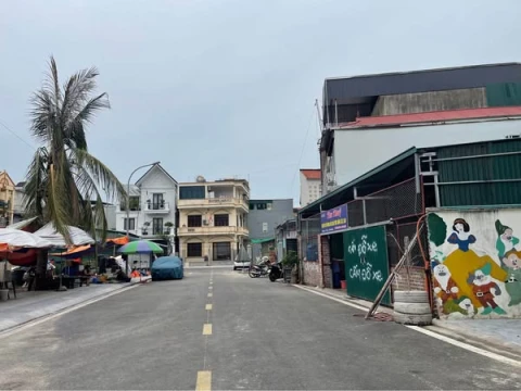 ĐẤT CHỢ CŨ CỘT 5 - PHƯỜNG HẠ LONG.