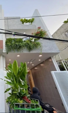 Nhà 2 Tầng Kiệt Oto Trần Đình Tri Sát Biển Thoáng Mát