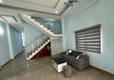 Bán đất tặng nhà : 2 Tầng kiên cố kẹp cống thoát mát sát lô góc . Vị trí : lô đất đẹp khí hậu