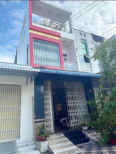 Em cần bán gấp!!  Nhà 1 lầu đường Tôn Đức Thắng phường 5 tp Cà Mau