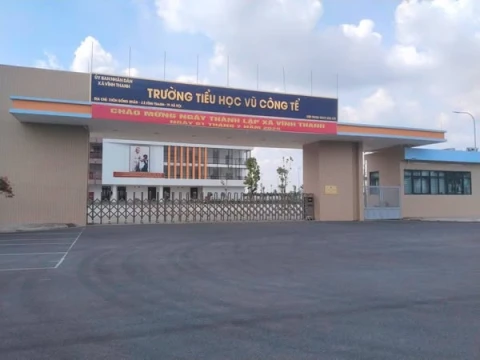 📢📢📢 BÁN ĐẤT ĐẤU GIÁ ĐỒNG NHÂN. Ô-TÔ NGỦ TRONG ĐẤT. VỈA HÈ RỘNG RÃI - GIÁP TRƯỜNG HỌC ĐẠT CHUẨN QUỐC GIA - CÁCH QL5 CHỈ 100M